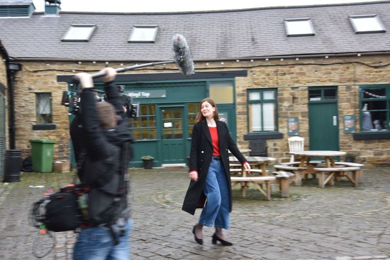 Other image for TV crew comes bargain hunting